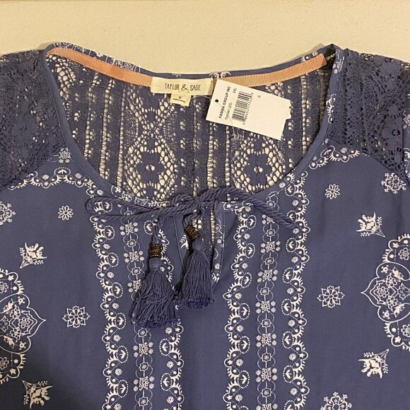 Taylor & Sage Women’s Top Size S Long Sleeves Tie Front Blue/White Lace Back - Picture 6 of 11